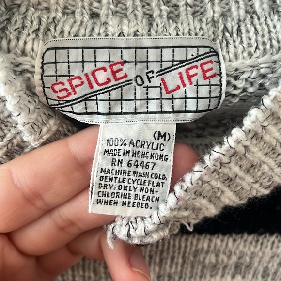 Vintage cropped sweater buttons - Picture 3 of 3